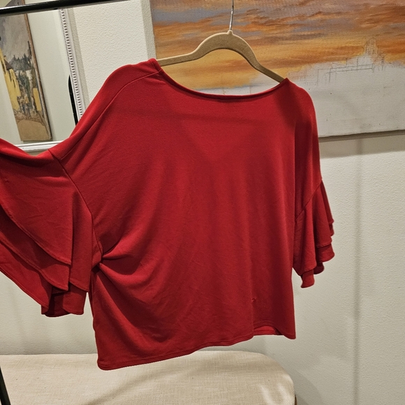 Red Express top with relaxed ruffle sleeve detail - Picture 5 of 7